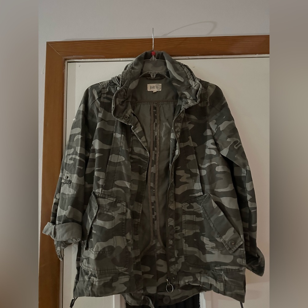 Jolt size small camp jacket.